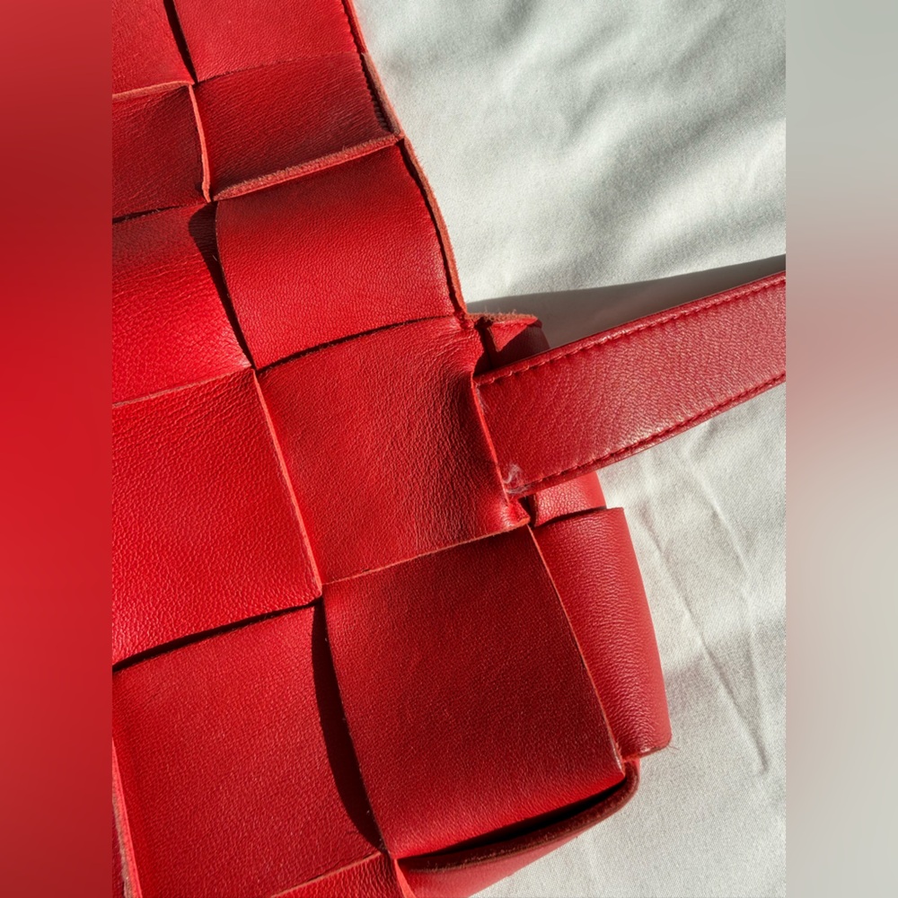 Bottega Veneta Red Cassette Belt Leather Bag - Picture 5 of 9